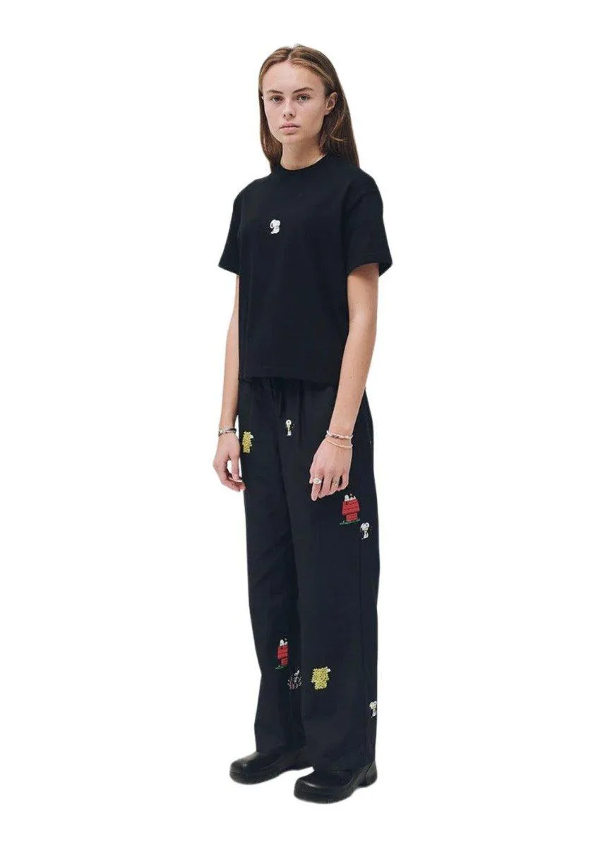 Anya Snoopy sitting T-shirt - Black